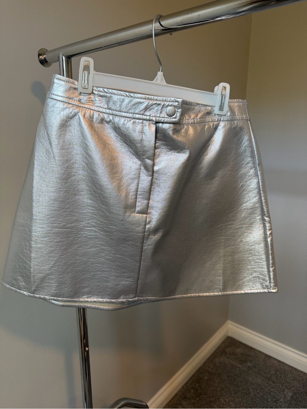 Storia Silver Metallic Mini Skirt